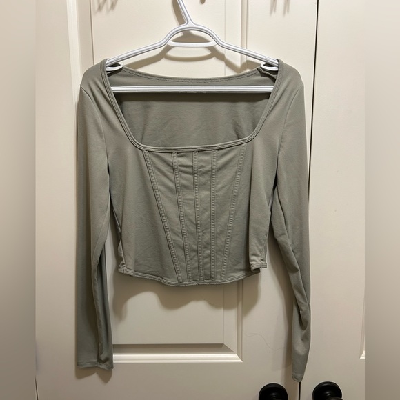Abercrombie & Fitch, Women’s Long Sleeve Crop. Size Medium. Sage Green - Picture 1 of 3